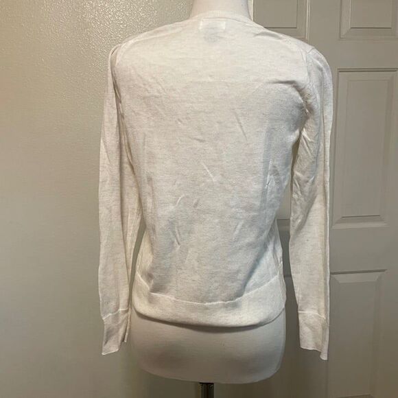 Old Navy Size Large Long Sleeve Sweater - Comfortable & Stylish Winter Wear - Picture 4 of 5